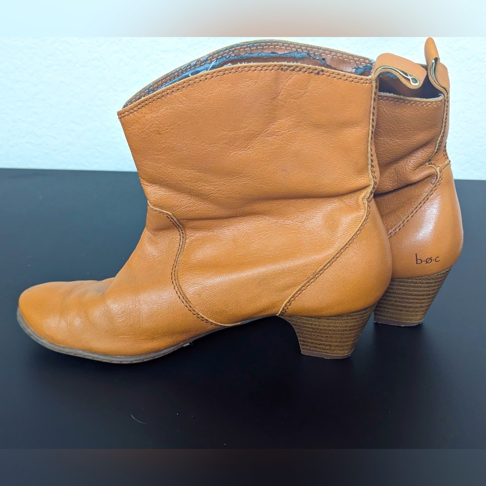 Leather ankle boots, heeled